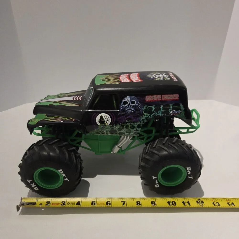 Monster Jam Spin Master Grave Digger RC Truck BKT Tires No Remote 66801